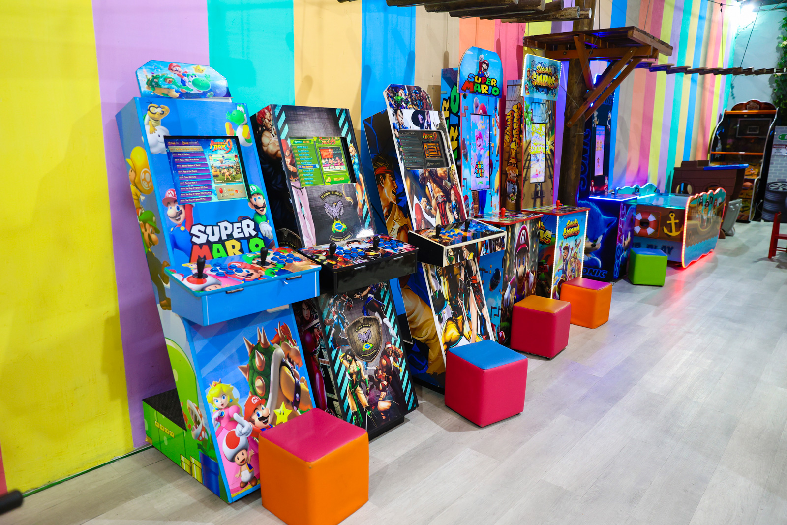 Arcades e jogos variados